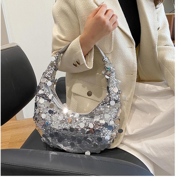 Women's tote handbags - Picture 2 of 3